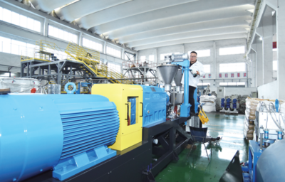 趕制訂單忙生產，機械設備研發助力產業升級